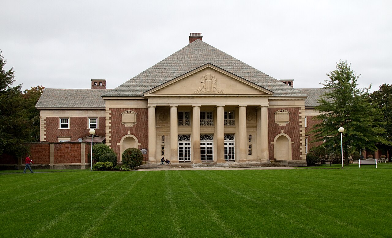 Columned entrance to the Hall of Springs in Saratoga Spa State Park